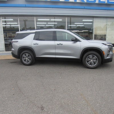 2025 Chevrolet Traverse LT