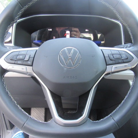 2025 Volkswagen Taos SE
