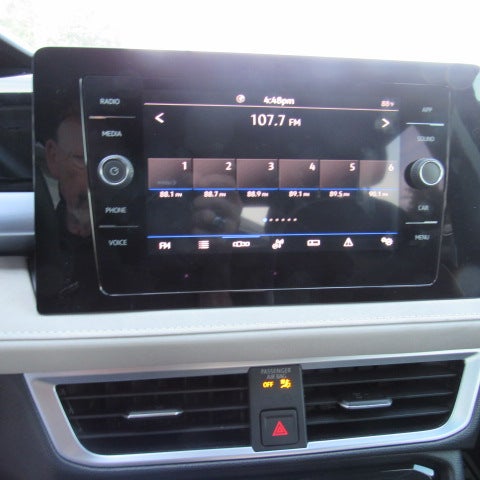 2025 Volkswagen Taos SE