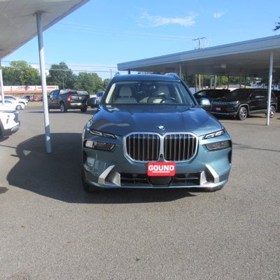 2025 BMW X7 xDrive40i