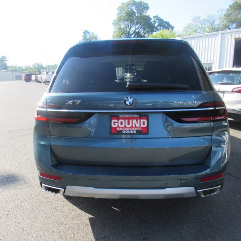 2025 BMW X7 xDrive40i
