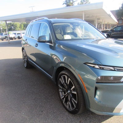 2025 BMW X7 xDrive40i
